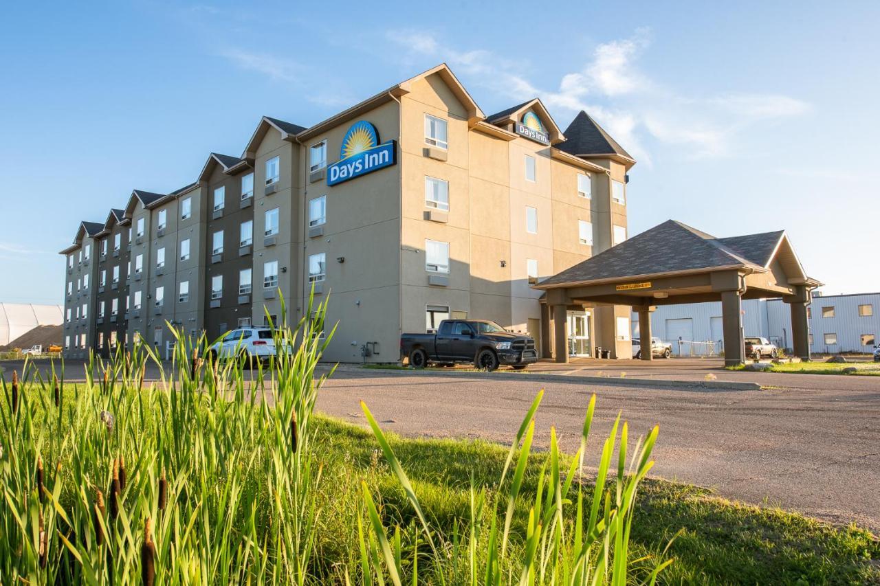 Days Inn By Wyndham Bonnyville מראה חיצוני תמונה