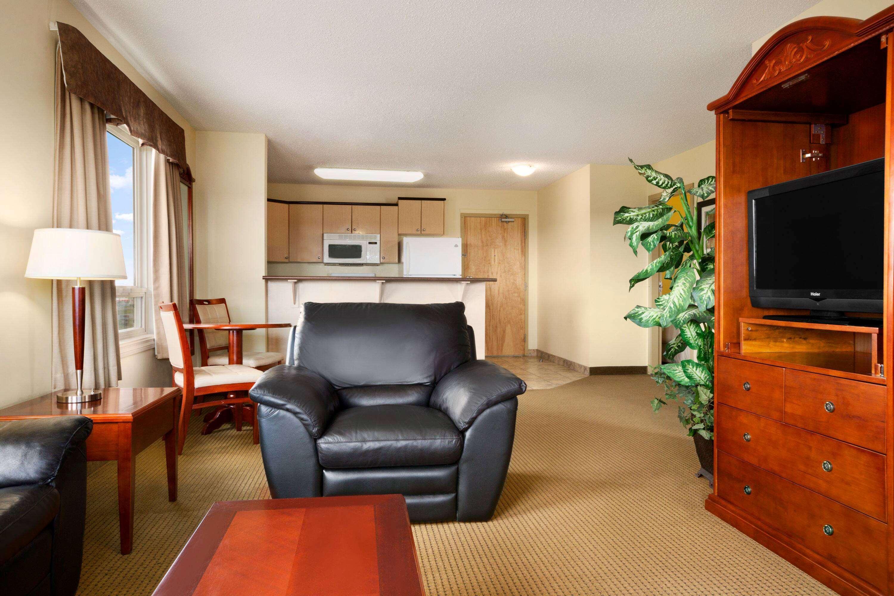 Days Inn By Wyndham Bonnyville מראה חיצוני תמונה