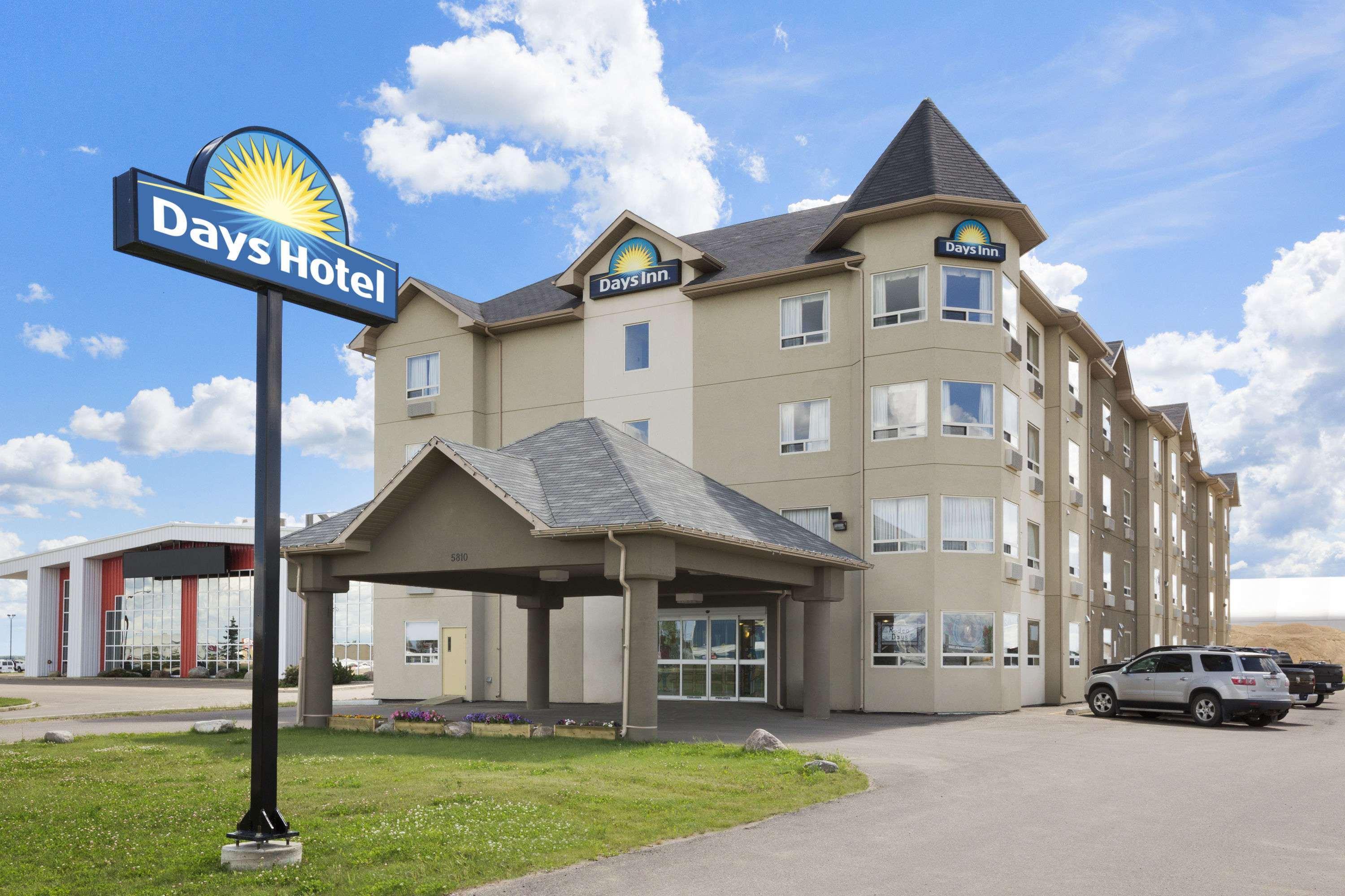 Days Inn By Wyndham Bonnyville מראה חיצוני תמונה